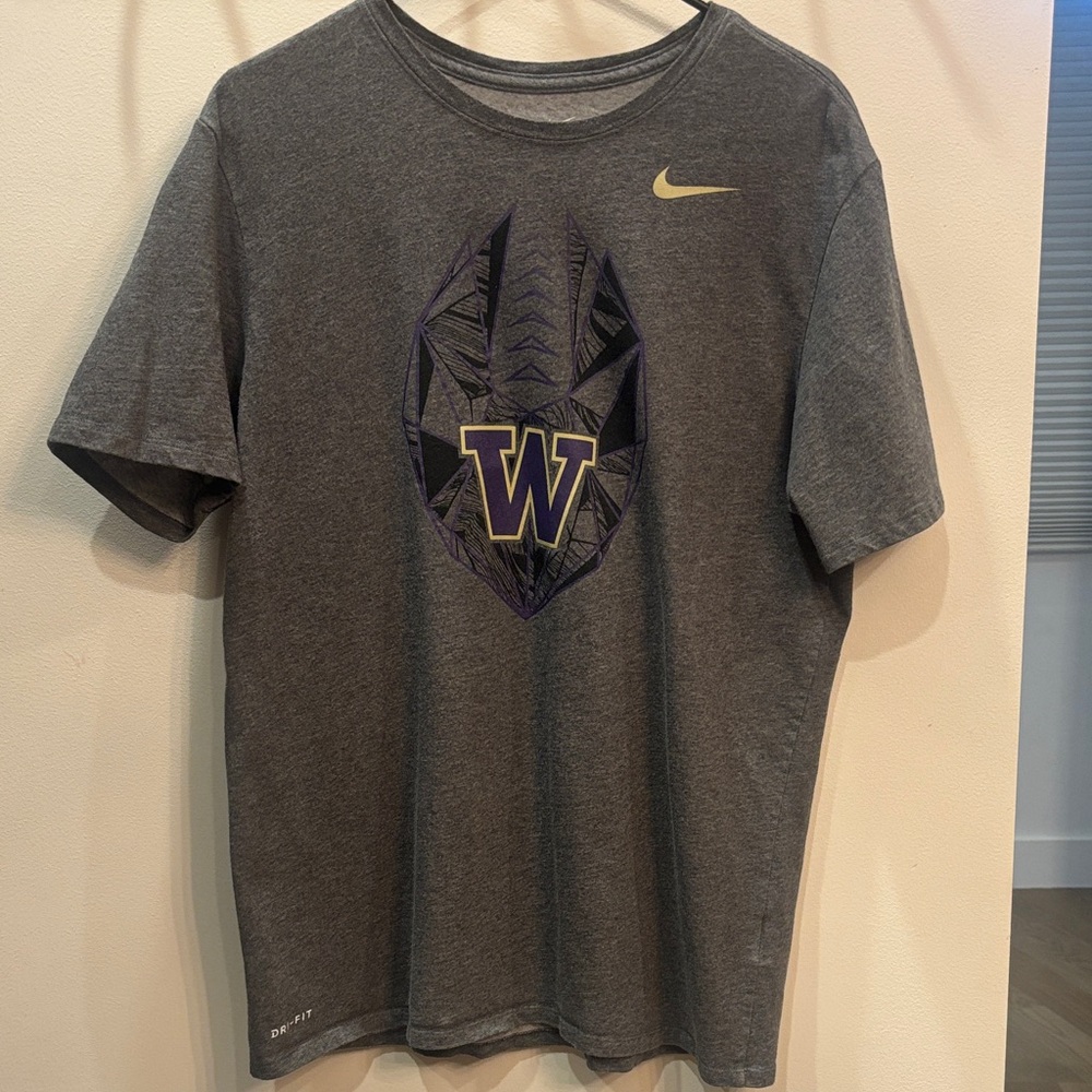 Nike University of Washington Huskies Football Football T-Shirt Large